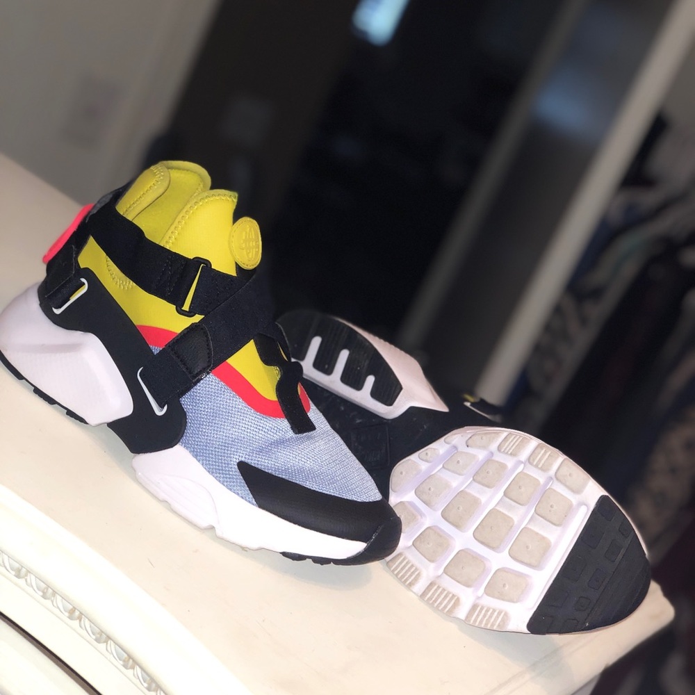 Super cute Nike shoes.